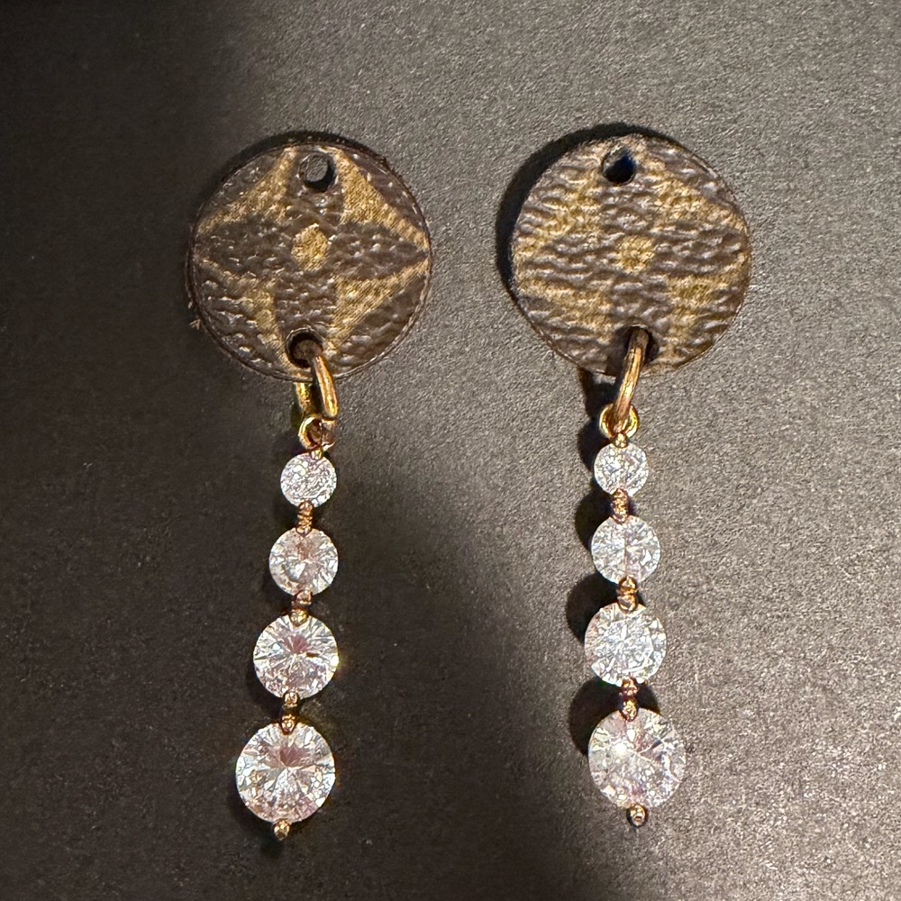 LV earrings 💎